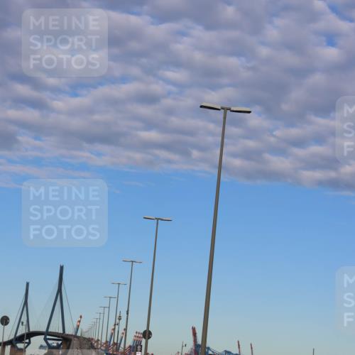 03.10.2024 - Köhlbrandbrückenlauf Miley Keyser http://msf.ph/oto/7165223 03.10.2024 09:35:28 Position 3  meine-sportfotos.de