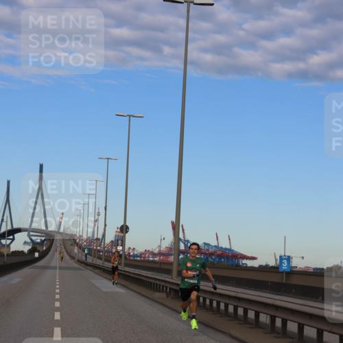 03.10.2024 - Köhlbrandbrückenlauf Miley Keyser http://msf.ph/oto/7165226 03.10.2024 09:35:28 Position 3  meine-sportfotos.de