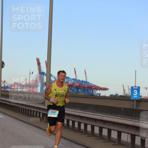 03.10.2024 - Köhlbrandbrückenlauf Miley Keyser http://msf.ph/oto/7165315 03.10.2024 09:36:06 Position 3 100, 3, 1042 meine-sportfotos.de