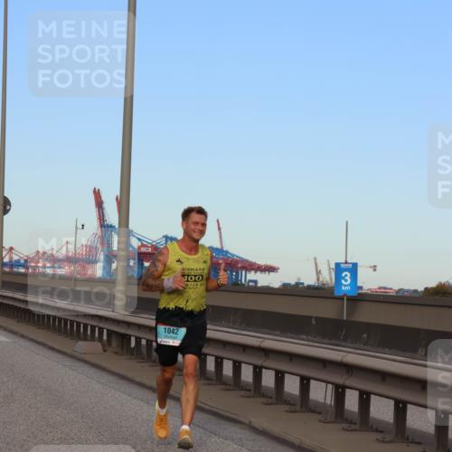 03.10.2024 - Köhlbrandbrückenlauf Miley Keyser http://msf.ph/oto/7165321 03.10.2024 09:36:07 Position 3 1042, 100, 3 meine-sportfotos.de