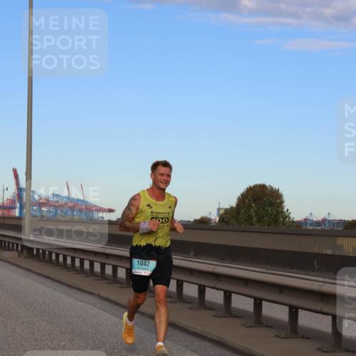 03.10.2024 - Köhlbrandbrückenlauf Miley Keyser http://msf.ph/oto/7165330 03.10.2024 09:36:08 Position 3 100, 1042 meine-sportfotos.de