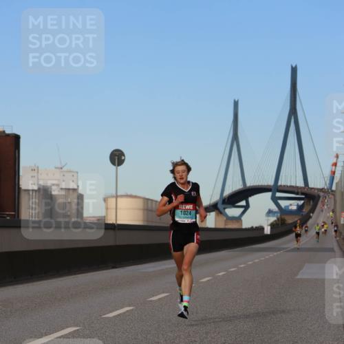 03.10.2024 - Köhlbrandbrückenlauf Miley Keyser http://msf.ph/oto/7165373 03.10.2024 09:36:34 Position 3 1024 meine-sportfotos.de