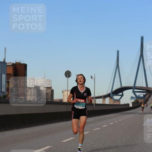 03.10.2024 - Köhlbrandbrückenlauf Miley Keyser http://msf.ph/oto/7165378 03.10.2024 09:36:35 Position 3 25, 1024 meine-sportfotos.de