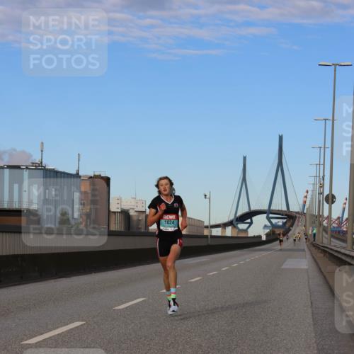 03.10.2024 - Köhlbrandbrückenlauf Miley Keyser http://msf.ph/oto/7165382 03.10.2024 09:36:35 Position 3 1024 meine-sportfotos.de