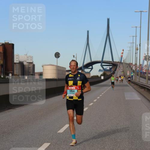 03.10.2024 - Köhlbrandbrückenlauf Miley Keyser http://msf.ph/oto/7165477 03.10.2024 09:37:00 Position 3 1054 meine-sportfotos.de