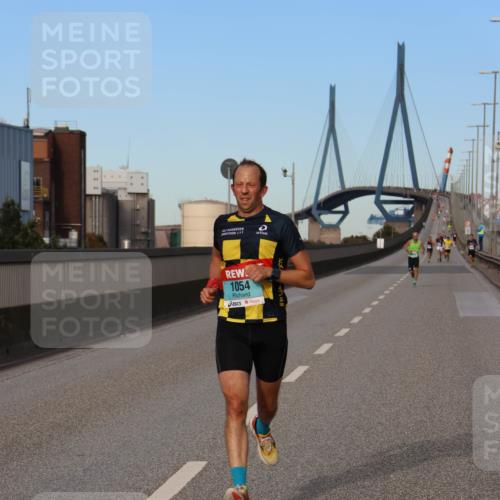 03.10.2024 - Köhlbrandbrückenlauf Miley Keyser http://msf.ph/oto/7165494 03.10.2024 09:37:00 Position 3 1054 meine-sportfotos.de