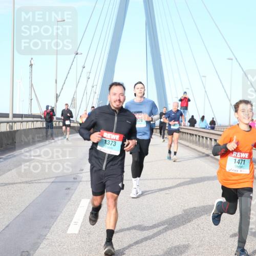 03.10.2024 - Köhlbrandbrückenlauf Jannik Wohlers http://msf.ph/oto/7165551 03.10.2024 09:41:52 Position 2 1373, 578, 1471 meine-sportfotos.de