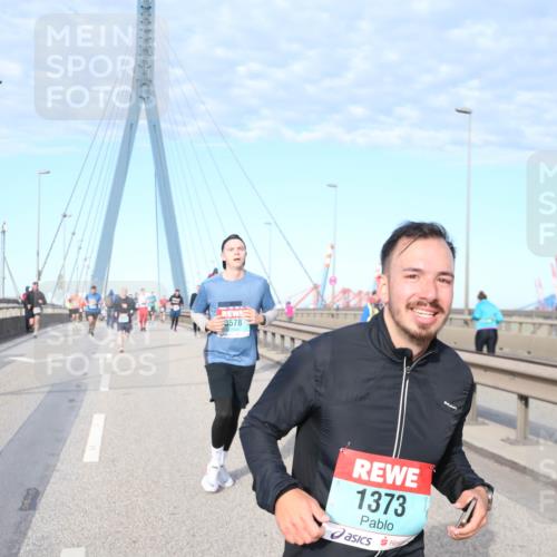 03.10.2024 - Köhlbrandbrückenlauf Jannik Wohlers http://msf.ph/oto/7165639 03.10.2024 09:41:54 Position 2 3578, 1373 meine-sportfotos.de