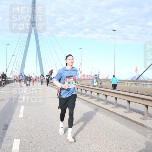 03.10.2024 - Köhlbrandbrückenlauf Jannik Wohlers http://msf.ph/oto/7165665 03.10.2024 09:41:54 Position 2  meine-sportfotos.de