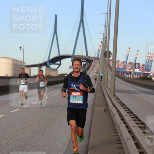 03.10.2024 - Köhlbrandbrückenlauf Miley Keyser http://msf.ph/oto/7165680 03.10.2024 09:37:28 Position 3 1014 meine-sportfotos.de