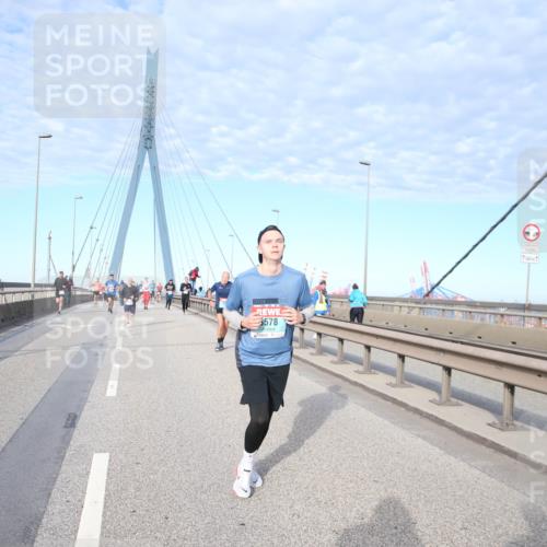 03.10.2024 - Köhlbrandbrückenlauf Jannik Wohlers http://msf.ph/oto/7165688 03.10.2024 09:41:54 Position 2 3578 meine-sportfotos.de