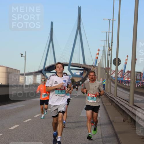 03.10.2024 - Köhlbrandbrückenlauf Miley Keyser http://msf.ph/oto/7166069 03.10.2024 09:39:21 Position 3 1090, 1125, 1055 meine-sportfotos.de