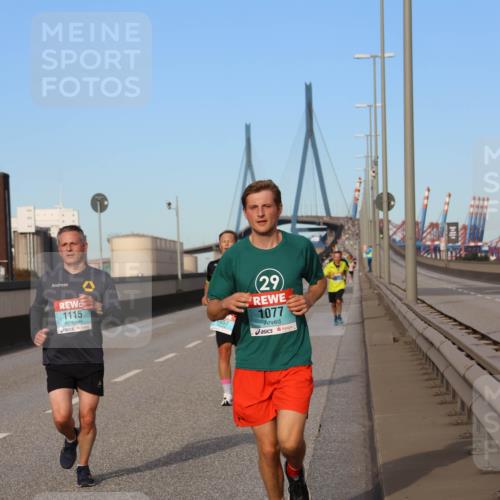 03.10.2024 - Köhlbrandbrückenlauf Miley Keyser http://msf.ph/oto/7166188 03.10.2024 09:40:00 Position 3 1115, 29, 1077 meine-sportfotos.de