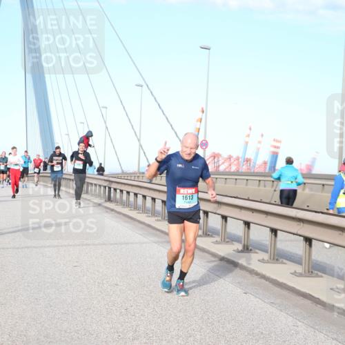 03.10.2024 - Köhlbrandbrückenlauf Jannik Wohlers http://msf.ph/oto/7166338 03.10.2024 09:41:56 Position 2 2570, 1613 meine-sportfotos.de