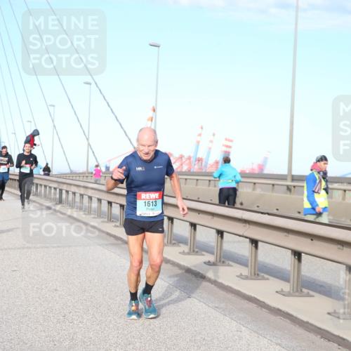 03.10.2024 - Köhlbrandbrückenlauf Jannik Wohlers http://msf.ph/oto/7166344 03.10.2024 09:41:56 Position 2 570, 1613 meine-sportfotos.de