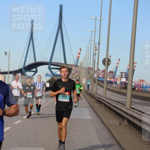 03.10.2024 - Köhlbrandbrückenlauf Miley Keyser http://msf.ph/oto/7166402 03.10.2024 09:40:39 Position 3 1141, 129, 1492 meine-sportfotos.de