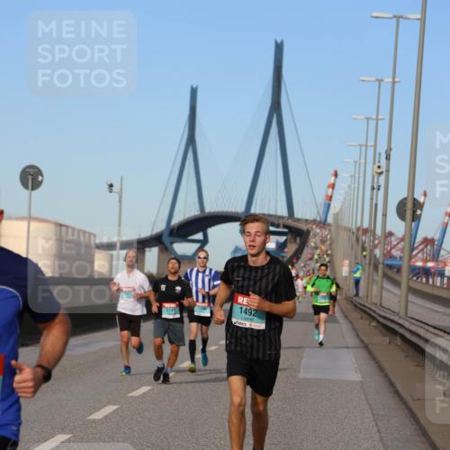 03.10.2024 - Köhlbrandbrückenlauf Miley Keyser http://msf.ph/oto/7166416 03.10.2024 09:40:40 Position 3 1141, 1129, 1492 meine-sportfotos.de