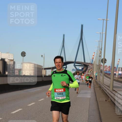 03.10.2024 - Köhlbrandbrückenlauf Miley Keyser http://msf.ph/oto/7166609 03.10.2024 09:40:53 Position 3 1065 meine-sportfotos.de