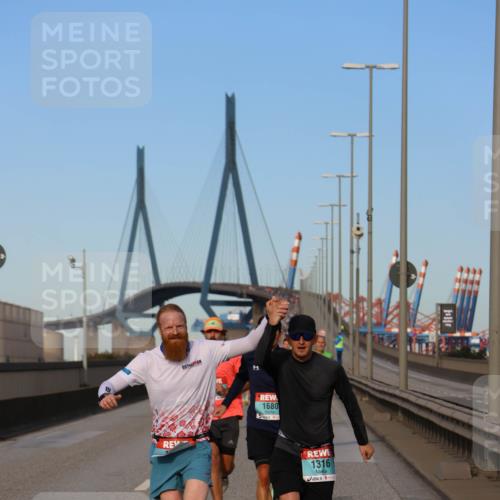 03.10.2024 - Köhlbrandbrückenlauf Miley Keyser http://msf.ph/oto/7166915 03.10.2024 09:41:23 Position 3 1680, 1316 meine-sportfotos.de