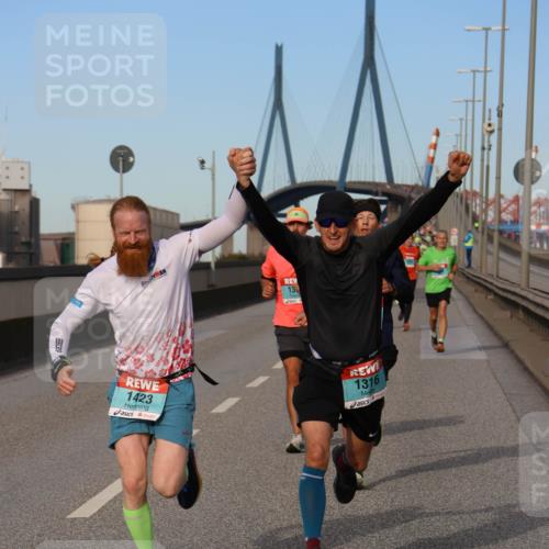 03.10.2024 - Köhlbrandbrückenlauf Miley Keyser http://msf.ph/oto/7166938 03.10.2024 09:41:25 Position 3 13, 1423, 1316 meine-sportfotos.de