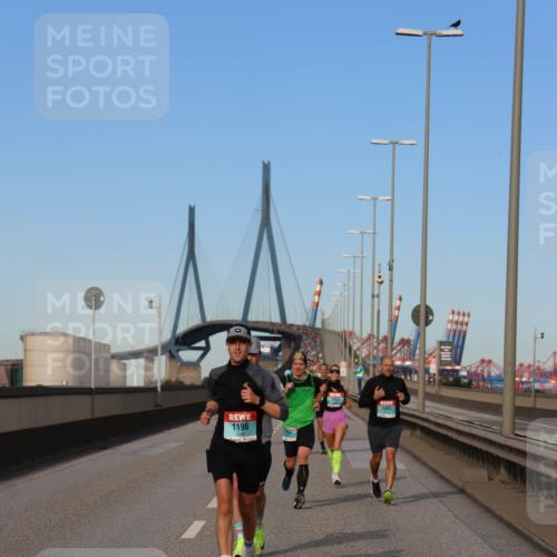 03.10.2024 - Köhlbrandbrückenlauf Miley Keyser http://msf.ph/oto/7167045 03.10.2024 09:41:43 Position 3 1260, 1198, 1091 meine-sportfotos.de