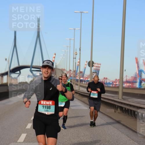 03.10.2024 - Köhlbrandbrückenlauf Miley Keyser http://msf.ph/oto/7167068 03.10.2024 09:41:44 Position 3 1198, 1053, 1091 meine-sportfotos.de