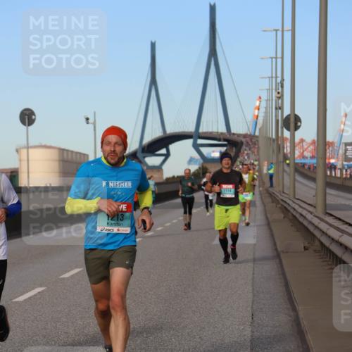 03.10.2024 - Köhlbrandbrückenlauf Miley Keyser http://msf.ph/oto/7167575 03.10.2024 09:42:12 Position 3 213, 1114 meine-sportfotos.de