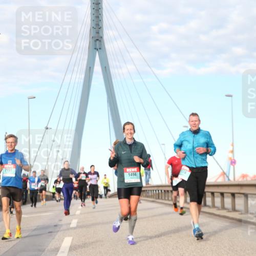 03.10.2024 - Köhlbrandbrückenlauf Jannik Wohlers http://msf.ph/oto/7167951 03.10.2024 09:42:08 Position 2 2138, 2151, 1494, 174 meine-sportfotos.de