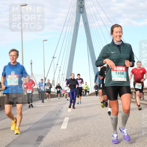 03.10.2024 - Köhlbrandbrückenlauf Jannik Wohlers http://msf.ph/oto/7168033 03.10.2024 09:42:09 Position 2 2151, 1494, 1697, 1174 meine-sportfotos.de