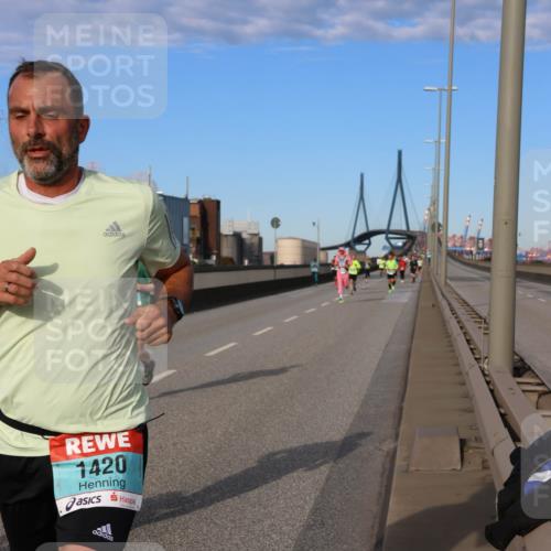 03.10.2024 - Köhlbrandbrückenlauf Miley Keyser http://msf.ph/oto/7168536 03.10.2024 09:43:00 Position 3 1420 meine-sportfotos.de