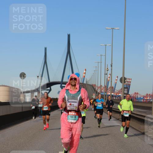 03.10.2024 - Köhlbrandbrückenlauf Miley Keyser http://msf.ph/oto/7168637 03.10.2024 09:43:08 Position 3 1533, 1478, 1132, 1067 meine-sportfotos.de