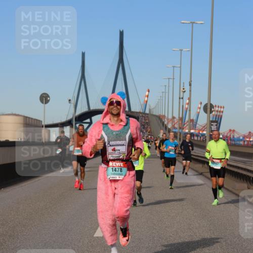 03.10.2024 - Köhlbrandbrückenlauf Miley Keyser http://msf.ph/oto/7168653 03.10.2024 09:43:08 Position 3 1533, 1478, 067 meine-sportfotos.de