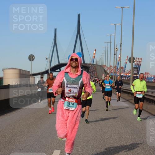 03.10.2024 - Köhlbrandbrückenlauf Miley Keyser http://msf.ph/oto/7168668 03.10.2024 09:43:08 Position 3 1533, 1478, 1132, 1067 meine-sportfotos.de