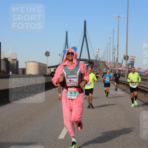 03.10.2024 - Köhlbrandbrückenlauf Miley Keyser http://msf.ph/oto/7168684 03.10.2024 09:43:09 Position 3 1482, 1067, 1478 meine-sportfotos.de