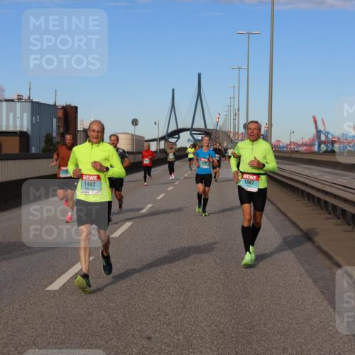 03.10.2024 - Köhlbrandbrückenlauf Miley Keyser http://msf.ph/oto/7168771 03.10.2024 09:43:14 Position 3 1482, 1132, 1067 meine-sportfotos.de