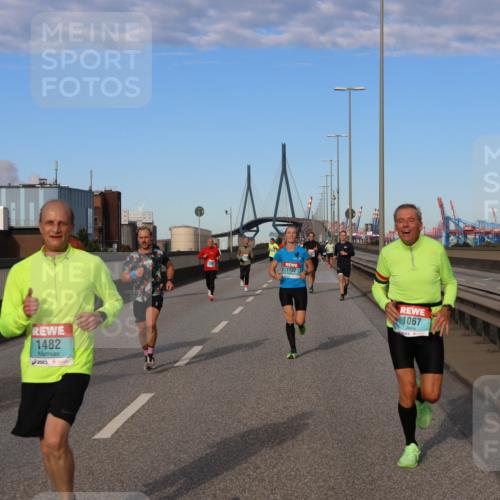 03.10.2024 - Köhlbrandbrückenlauf Miley Keyser http://msf.ph/oto/7168826 03.10.2024 09:43:14 Position 3 17, 1482, 1132, 1067 meine-sportfotos.de