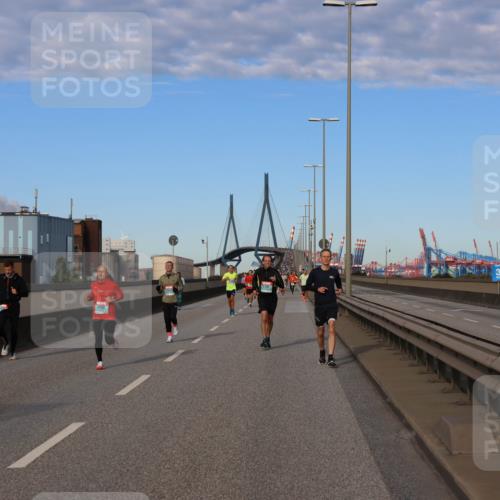 03.10.2024 - Köhlbrandbrückenlauf Miley Keyser http://msf.ph/oto/7168944 03.10.2024 09:43:18 Position 3 30, 1140 meine-sportfotos.de