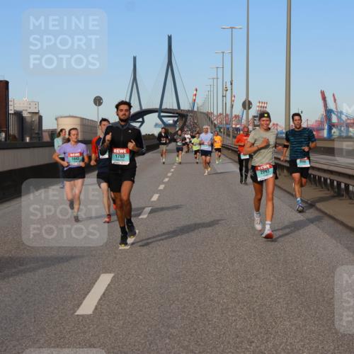 03.10.2024 - Köhlbrandbrückenlauf Miley Keyser http://msf.ph/oto/7169288 03.10.2024 09:43:34 Position 3 1443, 1763, 2293, 1066, 3 meine-sportfotos.de