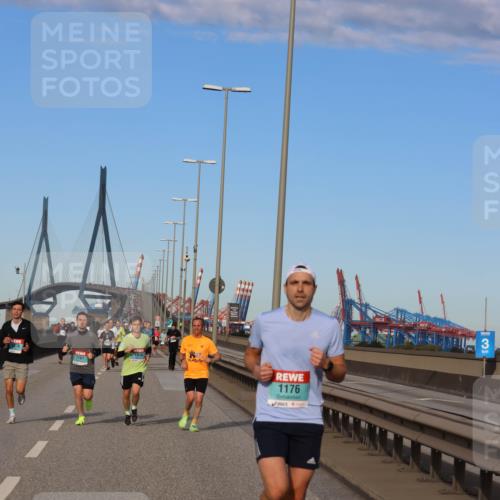 03.10.2024 - Köhlbrandbrückenlauf Miley Keyser http://msf.ph/oto/7169358 03.10.2024 09:43:43 Position 3 1270, 1161, 1914, 1176 meine-sportfotos.de