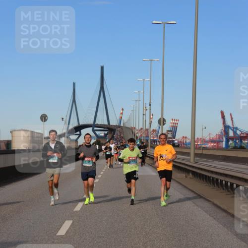 03.10.2024 - Köhlbrandbrückenlauf Miley Keyser http://msf.ph/oto/7169373 03.10.2024 09:43:45 Position 3 1270, 1161, 1914 meine-sportfotos.de