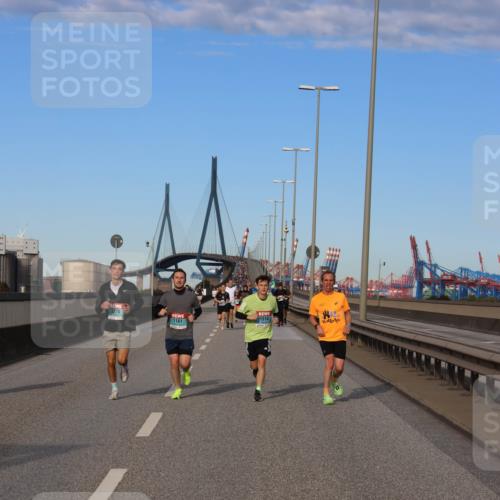 03.10.2024 - Köhlbrandbrückenlauf Miley Keyser http://msf.ph/oto/7169379 03.10.2024 09:43:46 Position 3 270, 42, 1914, 1161 meine-sportfotos.de