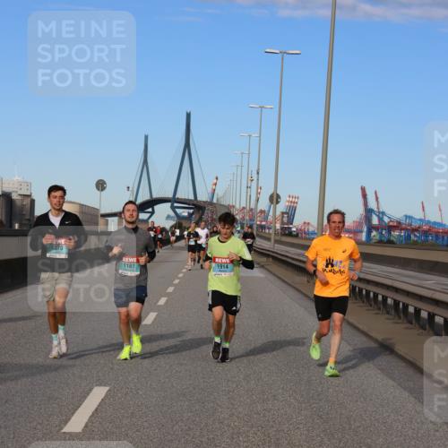 03.10.2024 - Köhlbrandbrückenlauf Miley Keyser http://msf.ph/oto/7169391 03.10.2024 09:43:47 Position 3 1270, 1161, 1914 meine-sportfotos.de