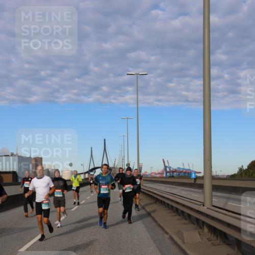 03.10.2024 - Köhlbrandbrückenlauf Miley Keyser http://msf.ph/oto/7169435 03.10.2024 09:44:00 Position 3 163, 1170, 435, 1572 meine-sportfotos.de