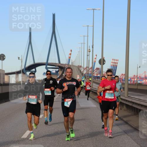 03.10.2024 - Köhlbrandbrückenlauf Miley Keyser http://msf.ph/oto/7169463 03.10.2024 09:44:10 Position 3 1245, 2220, 1117 meine-sportfotos.de