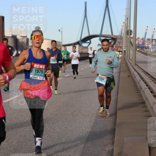 03.10.2024 - Köhlbrandbrückenlauf Miley Keyser http://msf.ph/oto/7169505 03.10.2024 09:44:14 Position 3 1575, 1399, 1204 meine-sportfotos.de