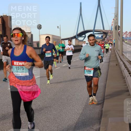 03.10.2024 - Köhlbrandbrückenlauf Miley Keyser http://msf.ph/oto/7169511 03.10.2024 09:44:15 Position 3 1575, 1399, 1438, 1204 meine-sportfotos.de