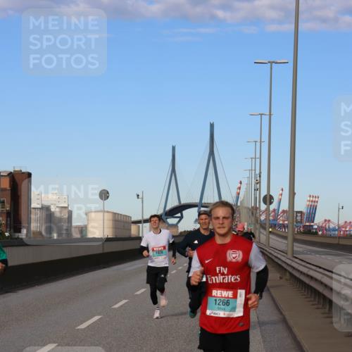 03.10.2024 - Köhlbrandbrückenlauf Miley Keyser http://msf.ph/oto/7169612 03.10.2024 09:44:25 Position 3 1920, 1266 meine-sportfotos.de