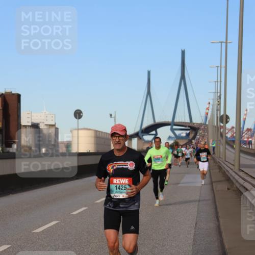 03.10.2024 - Köhlbrandbrückenlauf Miley Keyser http://msf.ph/oto/7169784 03.10.2024 09:44:31 Position 3 1425, 6, 1496 meine-sportfotos.de