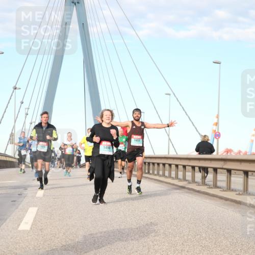 03.10.2024 - Köhlbrandbrückenlauf Jannik Wohlers http://msf.ph/oto/7171465 03.10.2024 09:42:24 Position 2 1451, 1490, 1989 meine-sportfotos.de