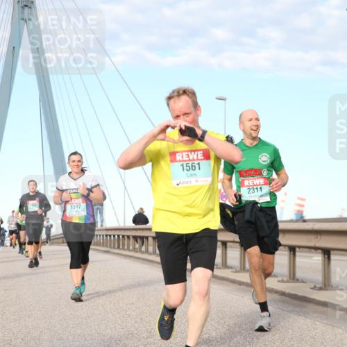 03.10.2024 - Köhlbrandbrückenlauf Jannik Wohlers http://msf.ph/oto/7171892 03.10.2024 09:42:29 Position 2 2415, 1958, 1517, 1561, 2311 meine-sportfotos.de